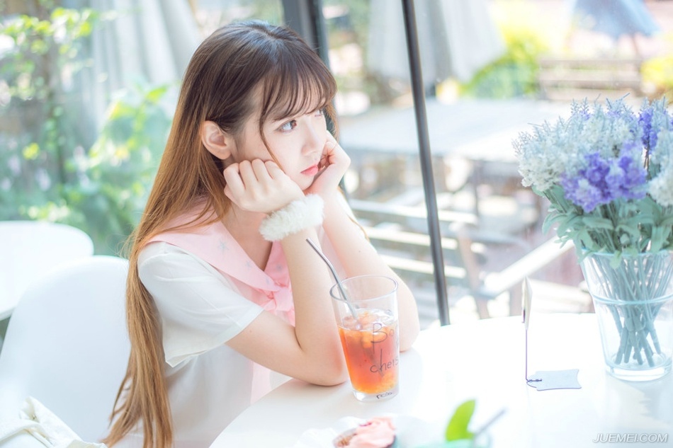 你们的偶像是明星，我的偶像是卫星。——韩寒《后会无期》